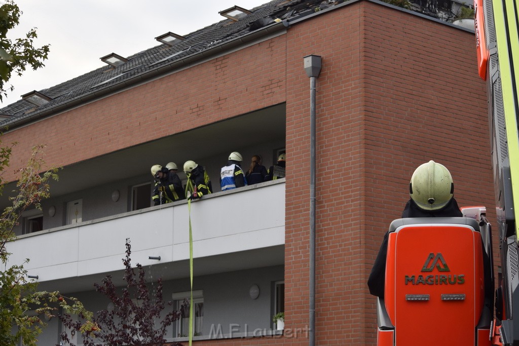 Feuer 2 Y Koeln Suerth Elisabeth Selbertstr P190.JPG - Miklos Laubert